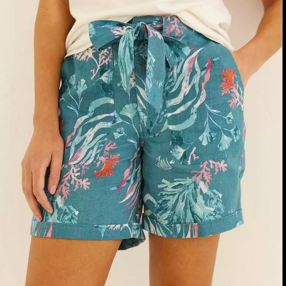 FatFace lily botanical ocean shorts
